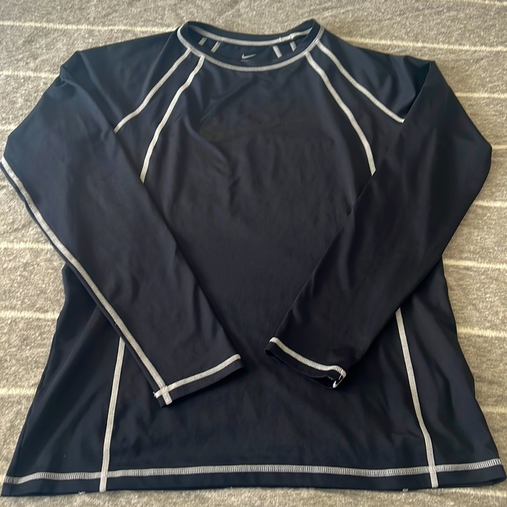 Nike size large women’s rash guard